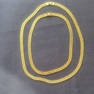 Elegant Gold Necklace Set